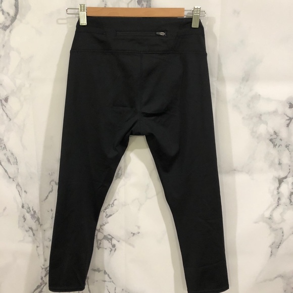 Athleta Disco Geo Sonar Capri Tights Small - Blk/Multi - bundle or Make Offer! - Picture 6 of 8